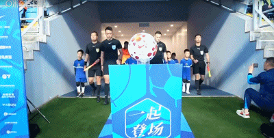 世界杯裁判马宁哽咽回应