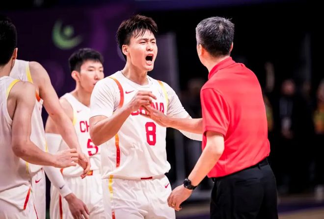 记者：吉达联合将花费1000万美元签下沙特国脚加纳姆