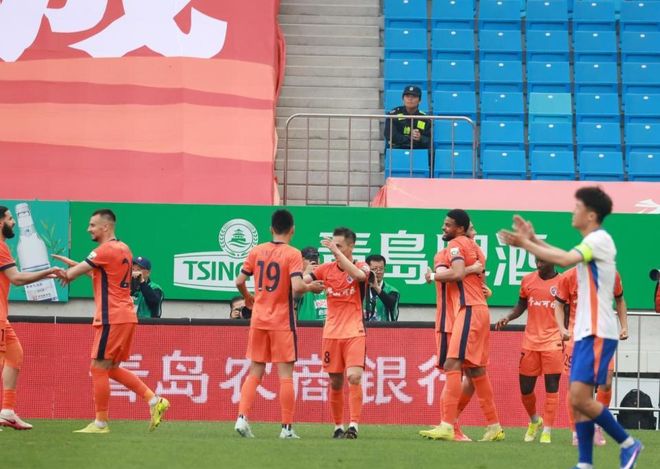 什么神仙比赛！48岁少帅场边抹眼泪:5度大反转 阿根廷3