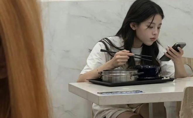 《藏锋》:要不是袁莱把便利店开在特警队对面,99%的人永远不知道:李纯这次演的是全剧终极反派,鲁中也是被她所害