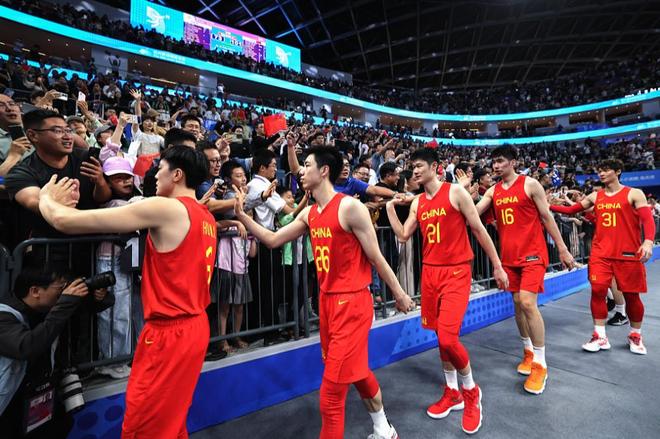 中国女篮新动态！特训画面曝光，张子宇瘦了很多，3大核心或换人