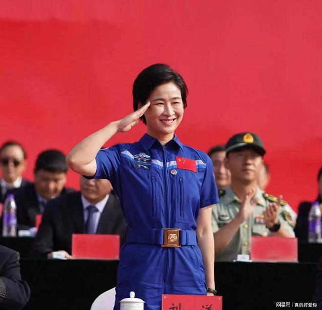 赛场为国征战 回乡挺身而出