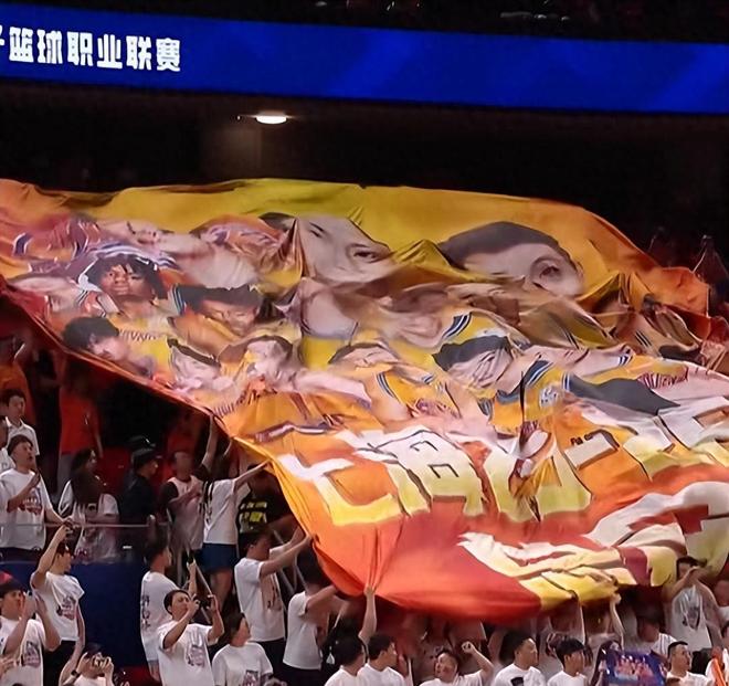 姆巴佩神跑位助登贝莱完成进球,登贝莱赛后:姆巴佩提前告诉我的