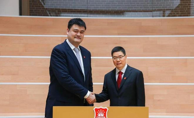 陈宇昕事件再升温！解放军发声，遣返只是开始，背景调查才要命！
